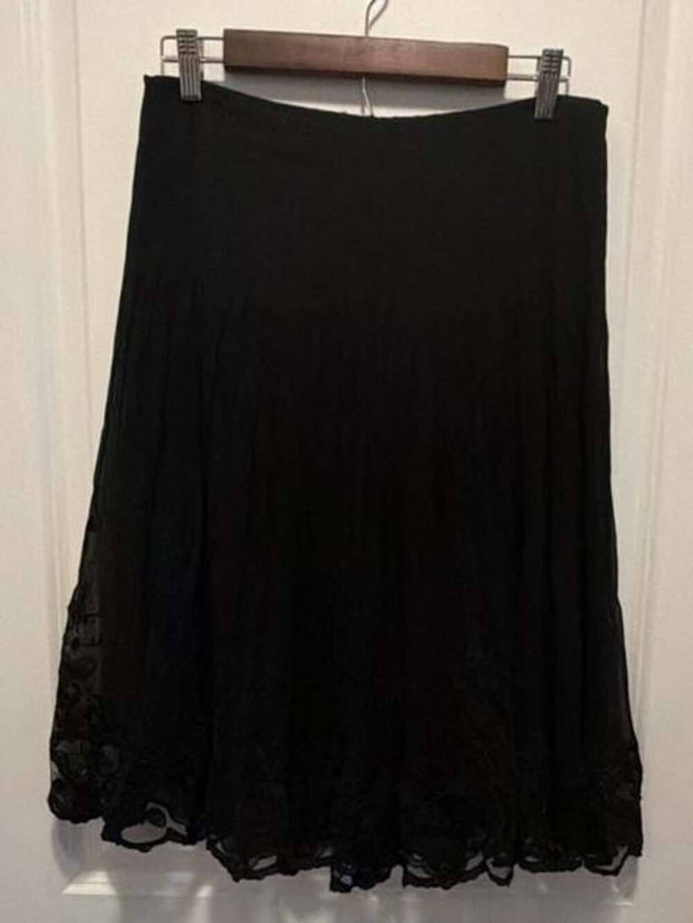 Elie Tahari Silk Skirt Size 6 Black Lace Hem Midi